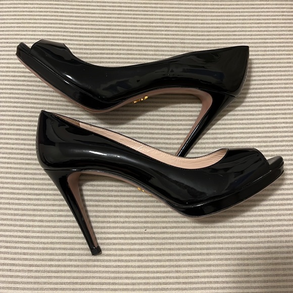 Authentic Prada patent leather peep toe pumps - Picture 5 of 8